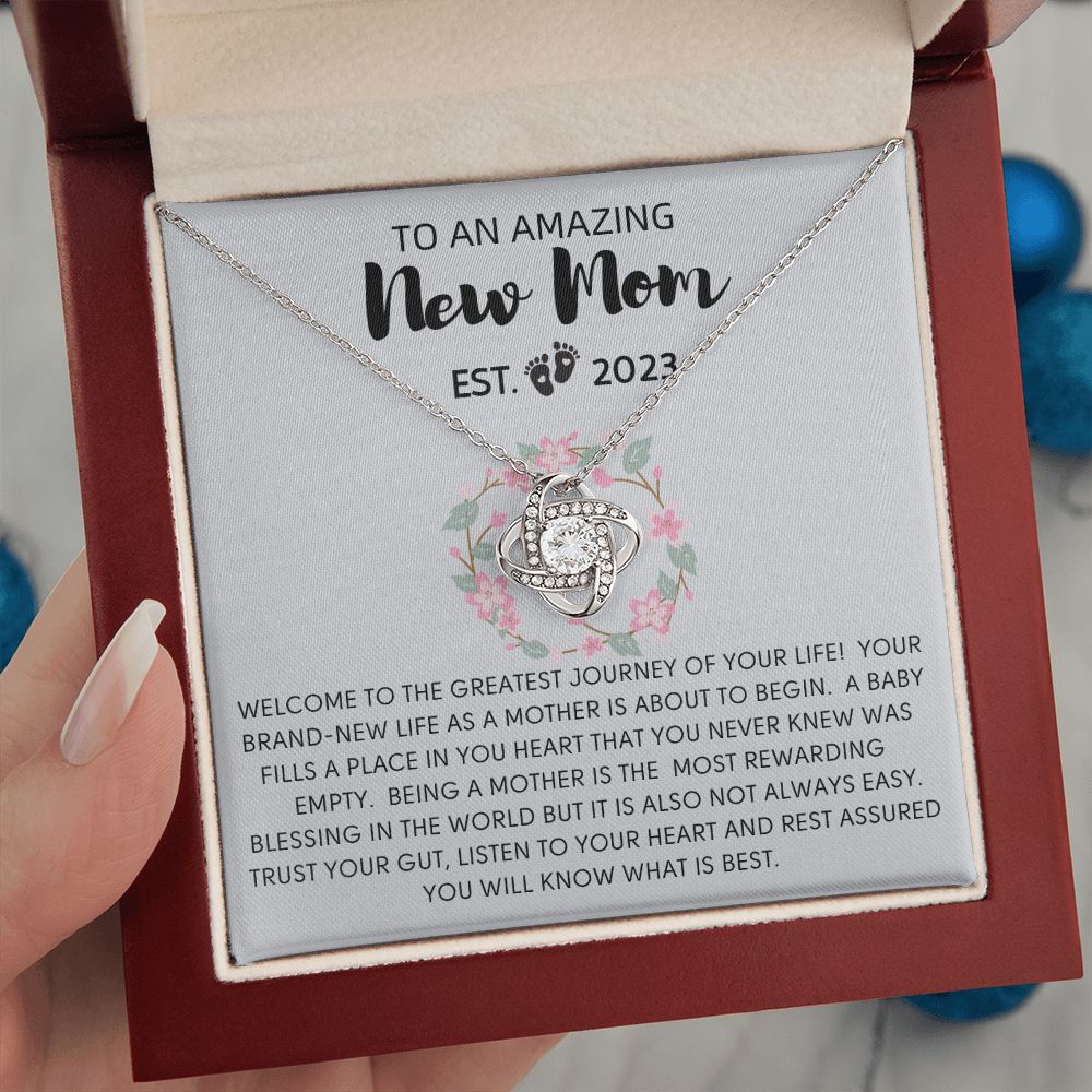To An Amazing New Mom Love Knot Necklace Circle Flower